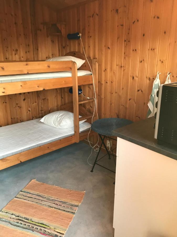 Bjoersjoeas Vildmark - Small Camping Cabin Close To Nature Olofstorp Exterior foto