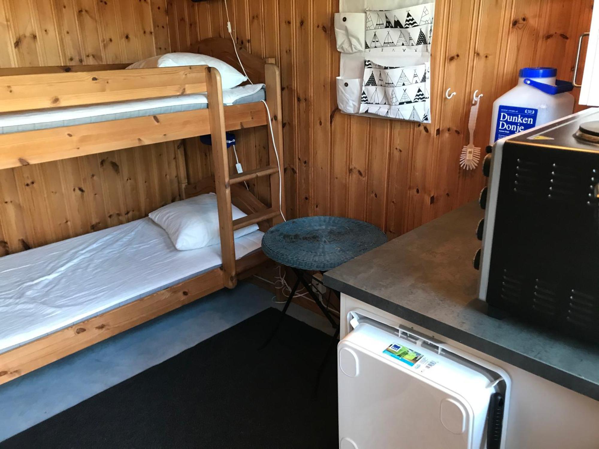 Bjoersjoeas Vildmark - Small Camping Cabin Close To Nature Olofstorp Quarto foto